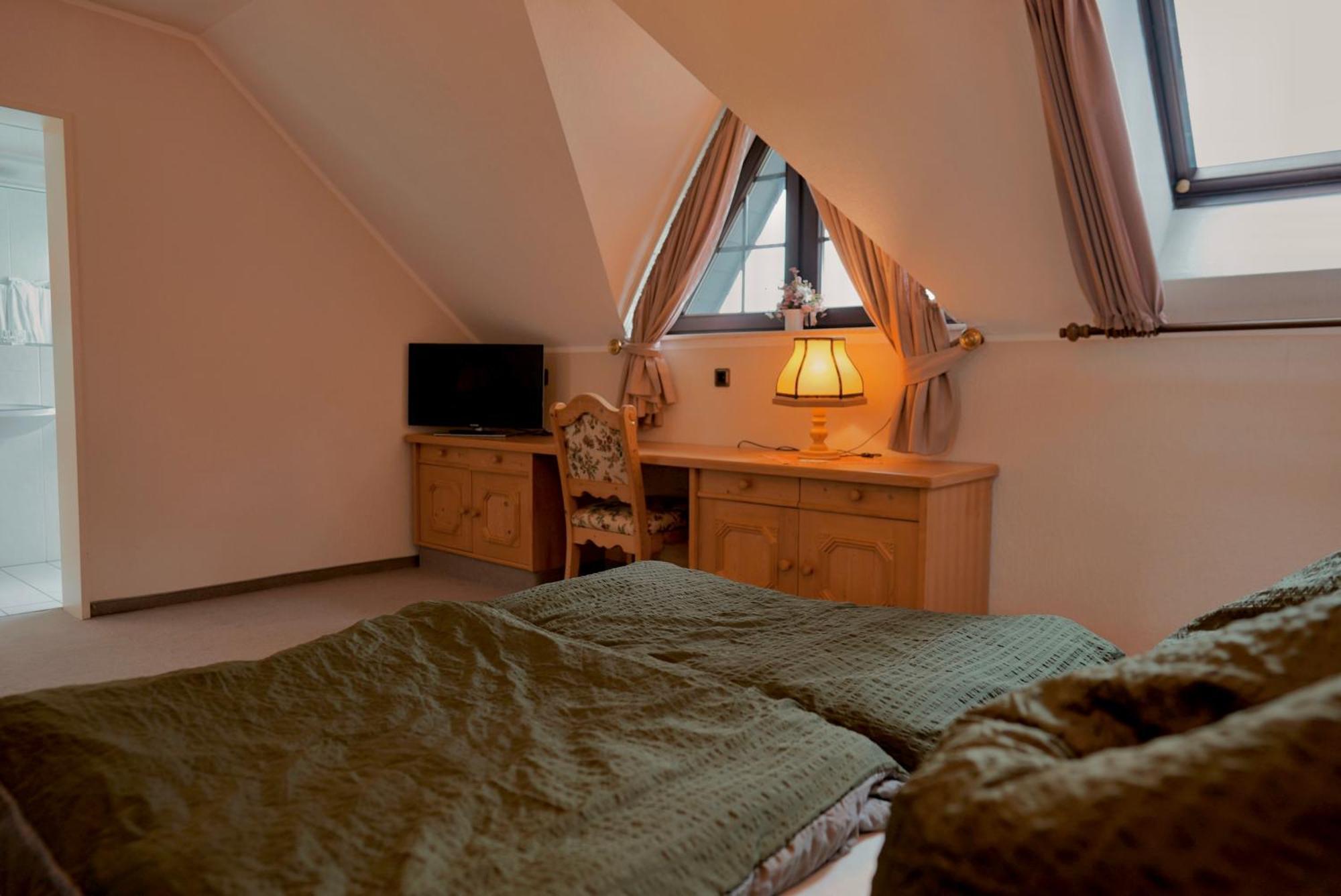 In & Out Boardinghaus Apartment Stolberg  Room photo